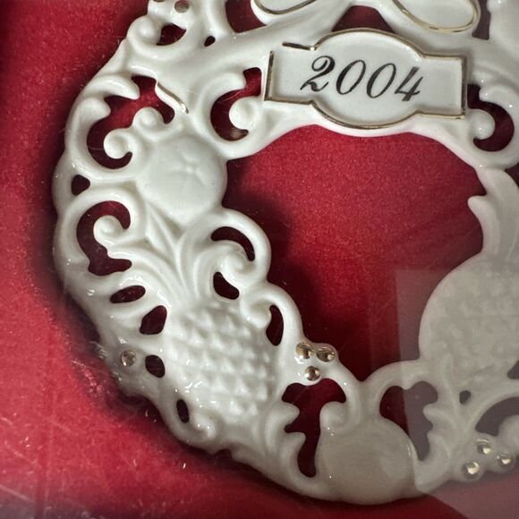 Lenox 2004 Williamsburg Wreath Christmas Ornament New In Original Packaging - Picture 8 of 9